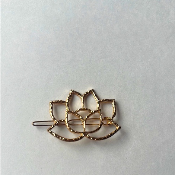 Vintage Gold Tone Lotus Hair Clip - Picture 1 of 4